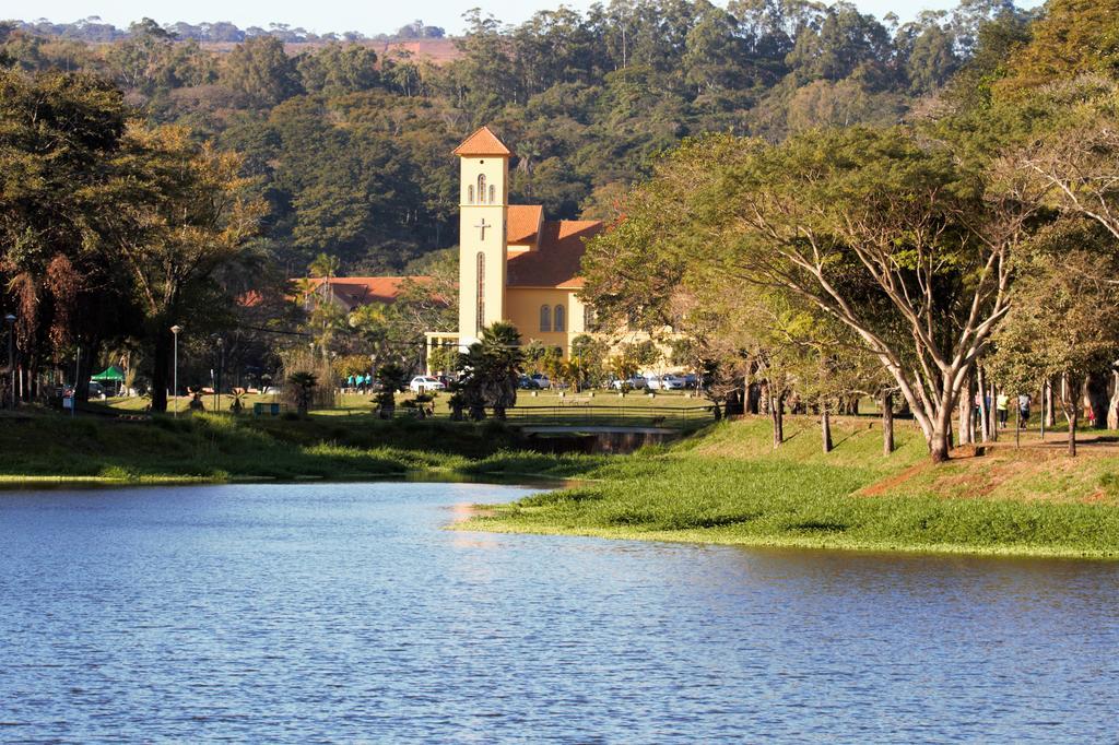 Chale Do Lago Araxá Exterior foto